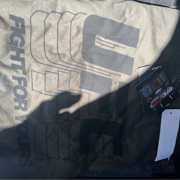 UFC T-Shirt “Pop Green” Mens Large NWT - Picture 3 of 3